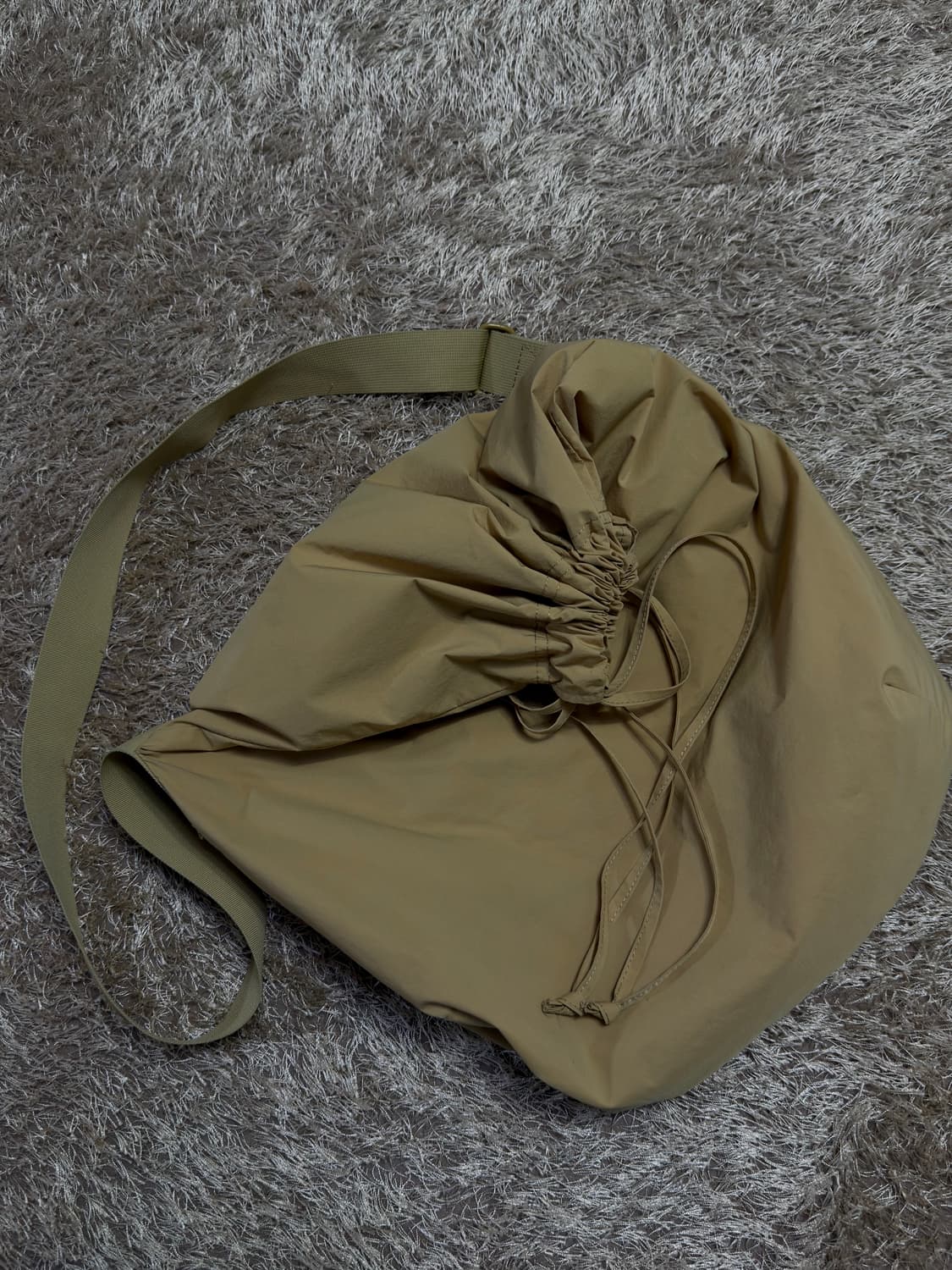 유니클로u 드로우스트링 백 초판 상품이미지1