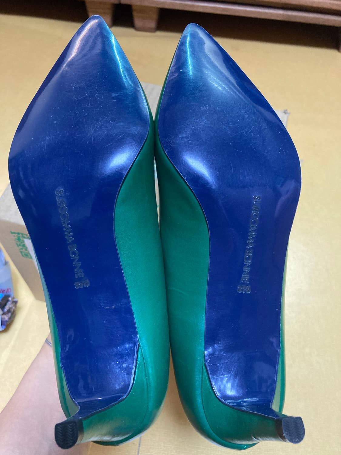 슈콤마보니 그린 펌프스 6cm 240 새 제품 상품이미지7
