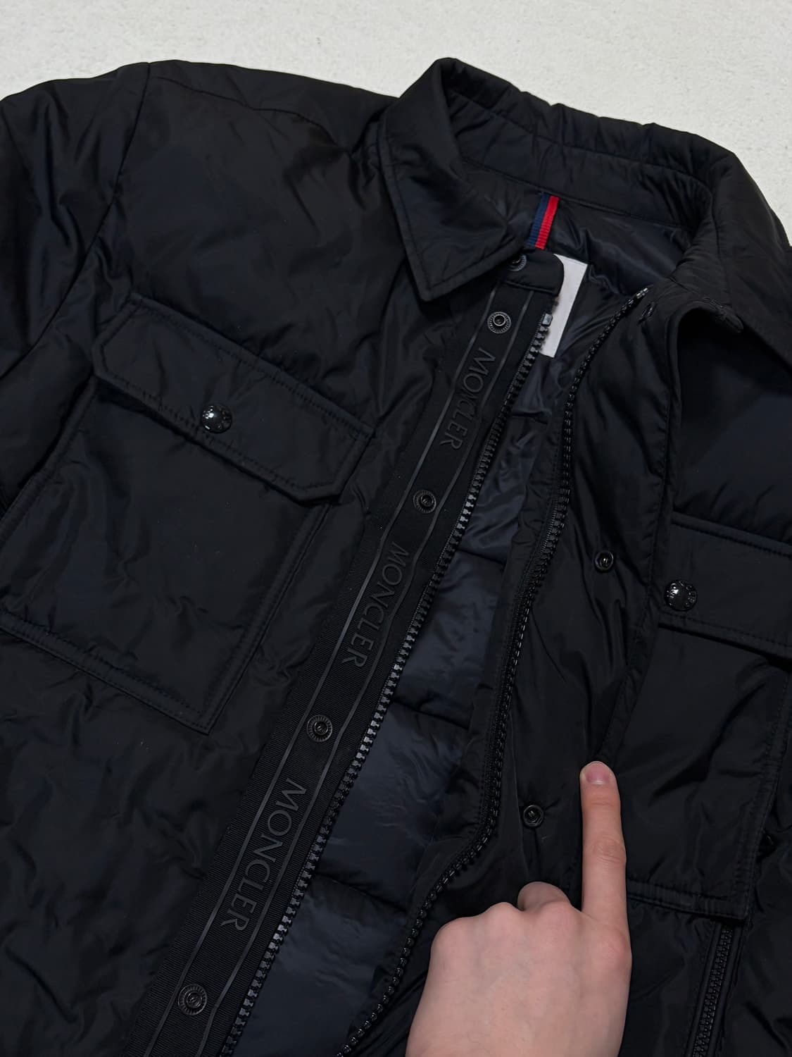 (새거급) 22fw 몽클레어 미오만드레 2 몽클레어 게이지 셔츠형 패딩2 상품이미지4