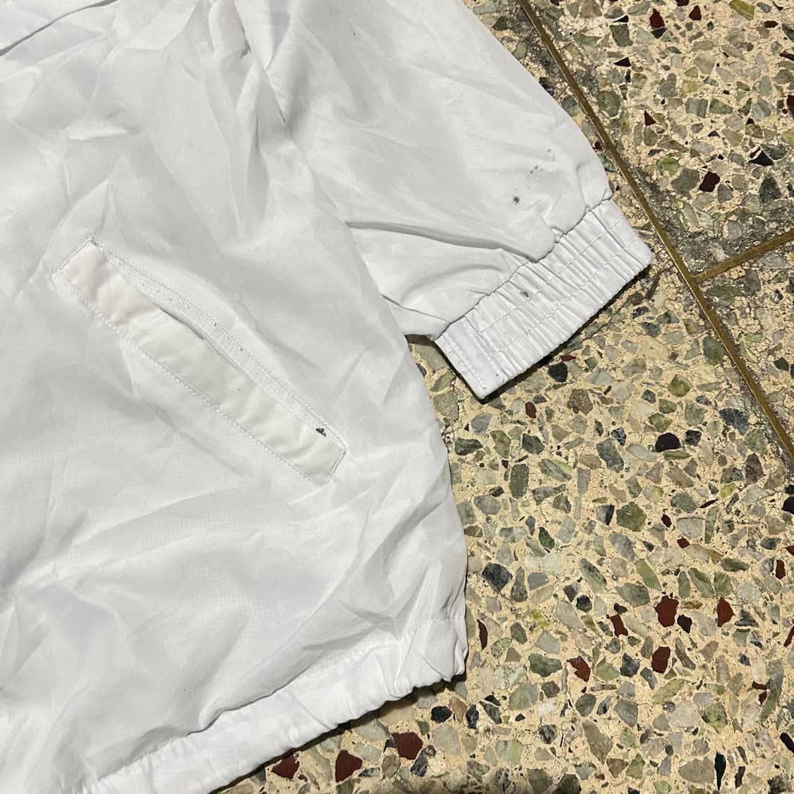 나이키(NIKE) 화이트 빅로고 바람막이 자켓 상품이미지5