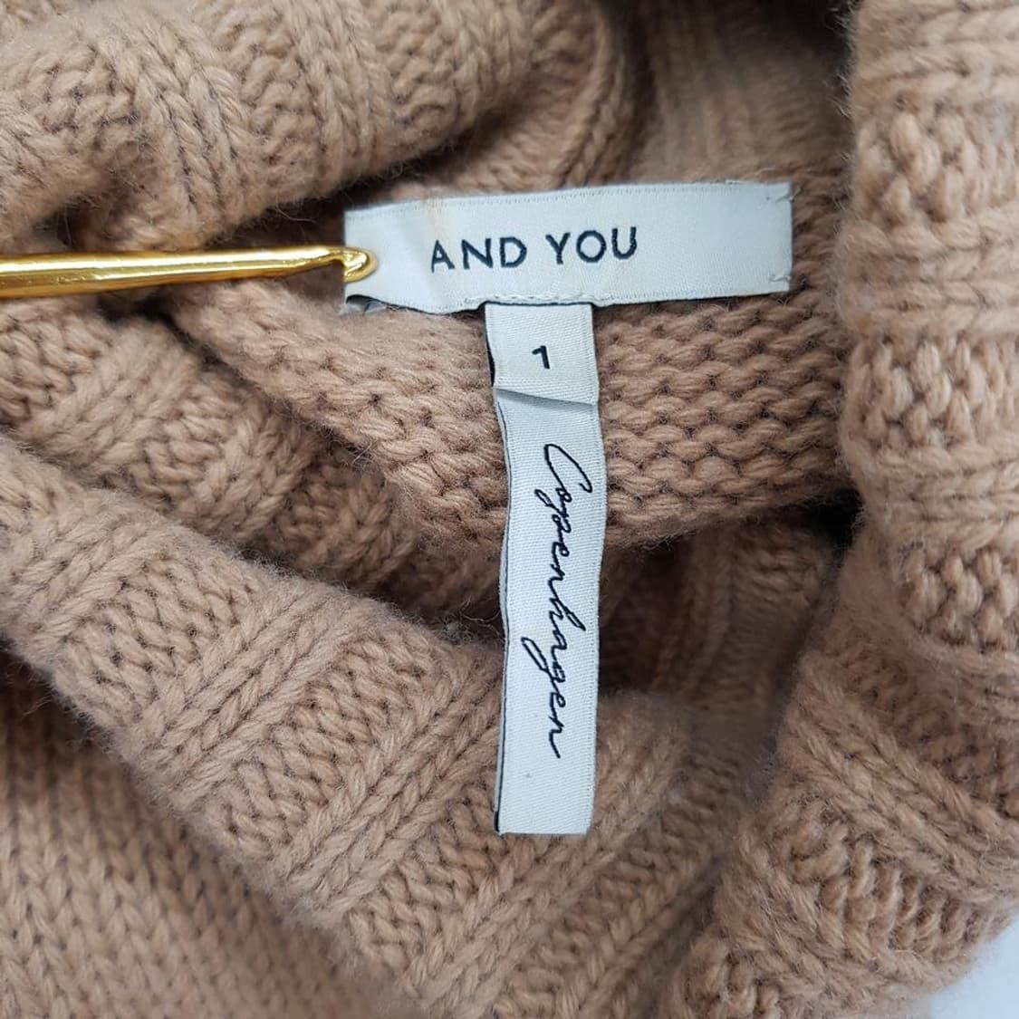 AND YOU 앤유 코펜하겐 배색 소매 하프 터틀넥 니트 1사이즈 상품이미지5