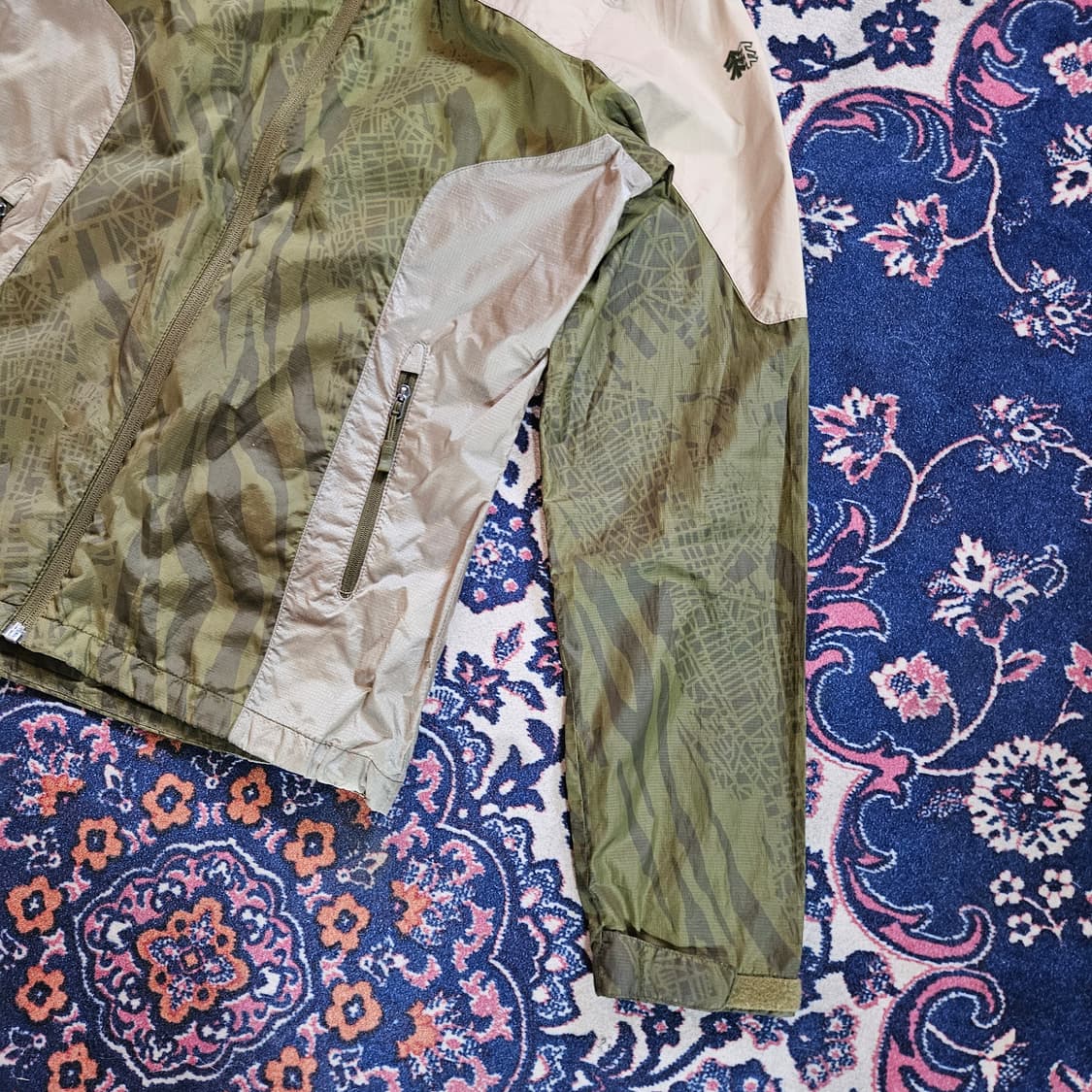 코오롱(KOLON) 카키 컬러 배색 경량 바람막이 90size 상품이미지3