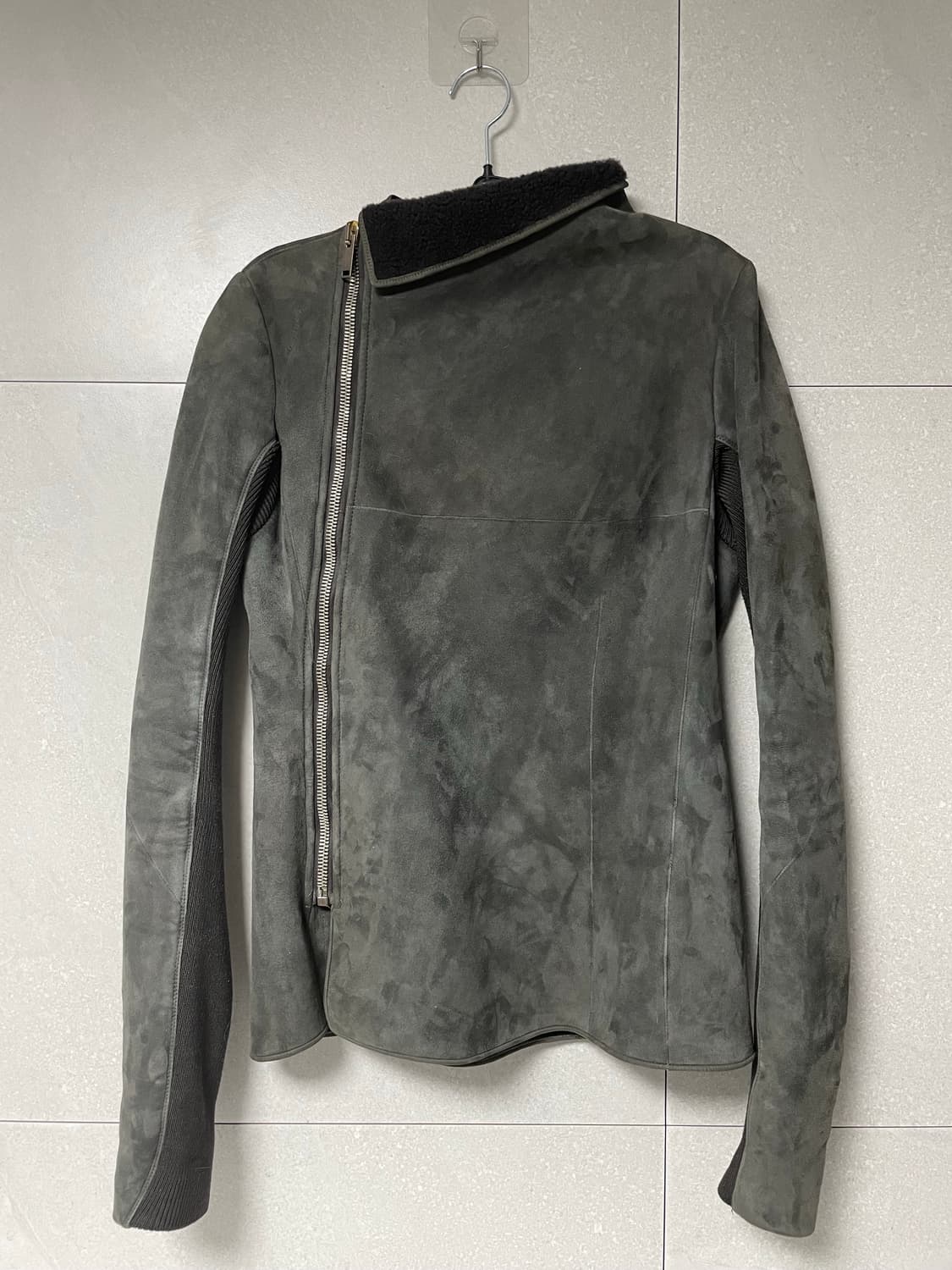 릭오웬스 13fw 하이넥 램스킨 사선지퍼 레더자켓 상품이미지1