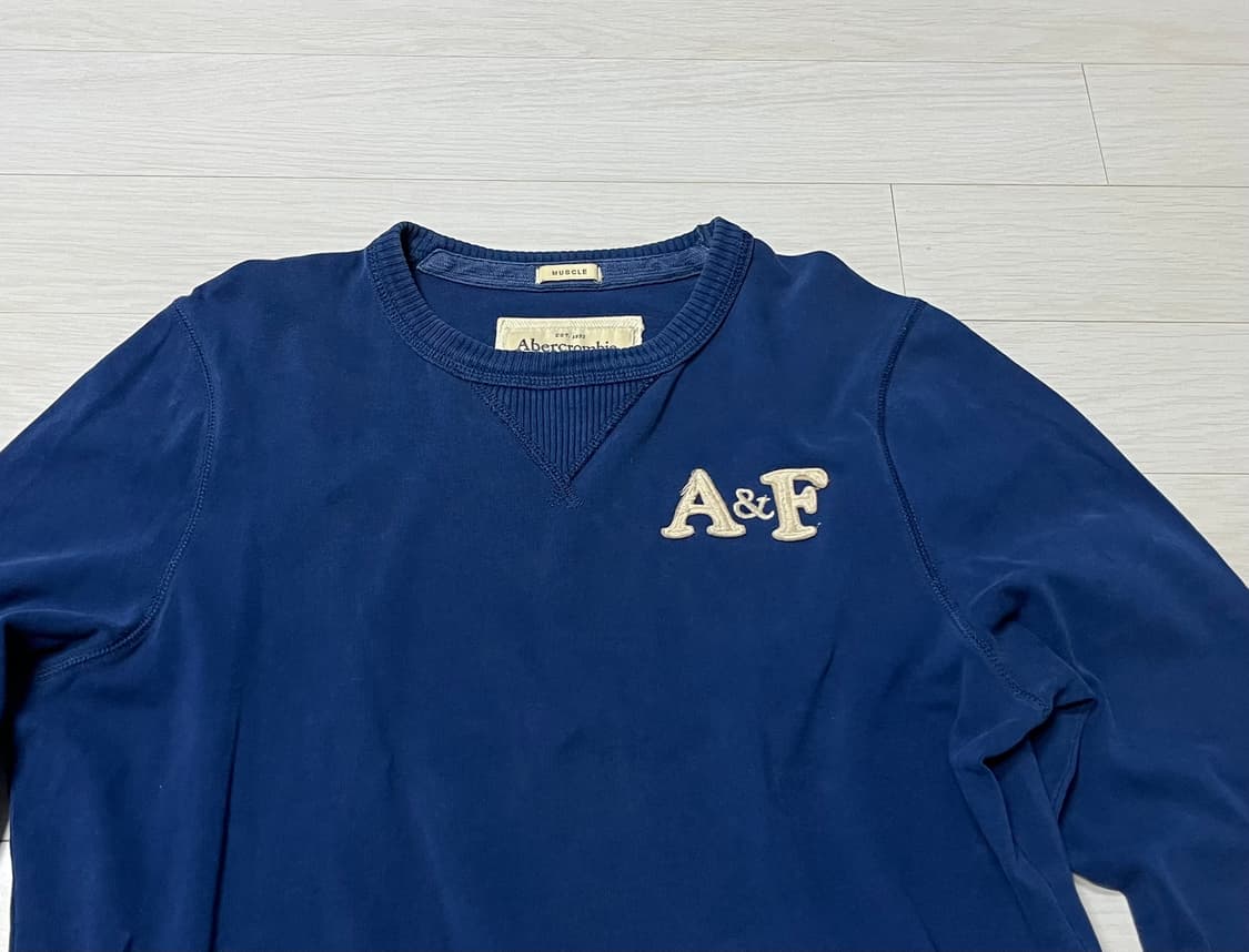아베크롬비 맨투맨 티 블루M [95-100] 상품이미지3