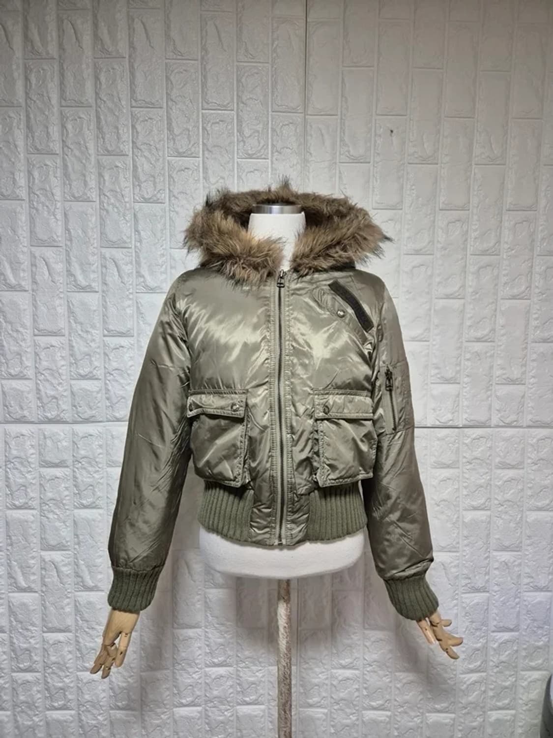 아비렉스 ma1 봄버 자켓 n2b 퍼 후드 항공점퍼 카키색 상품이미지1