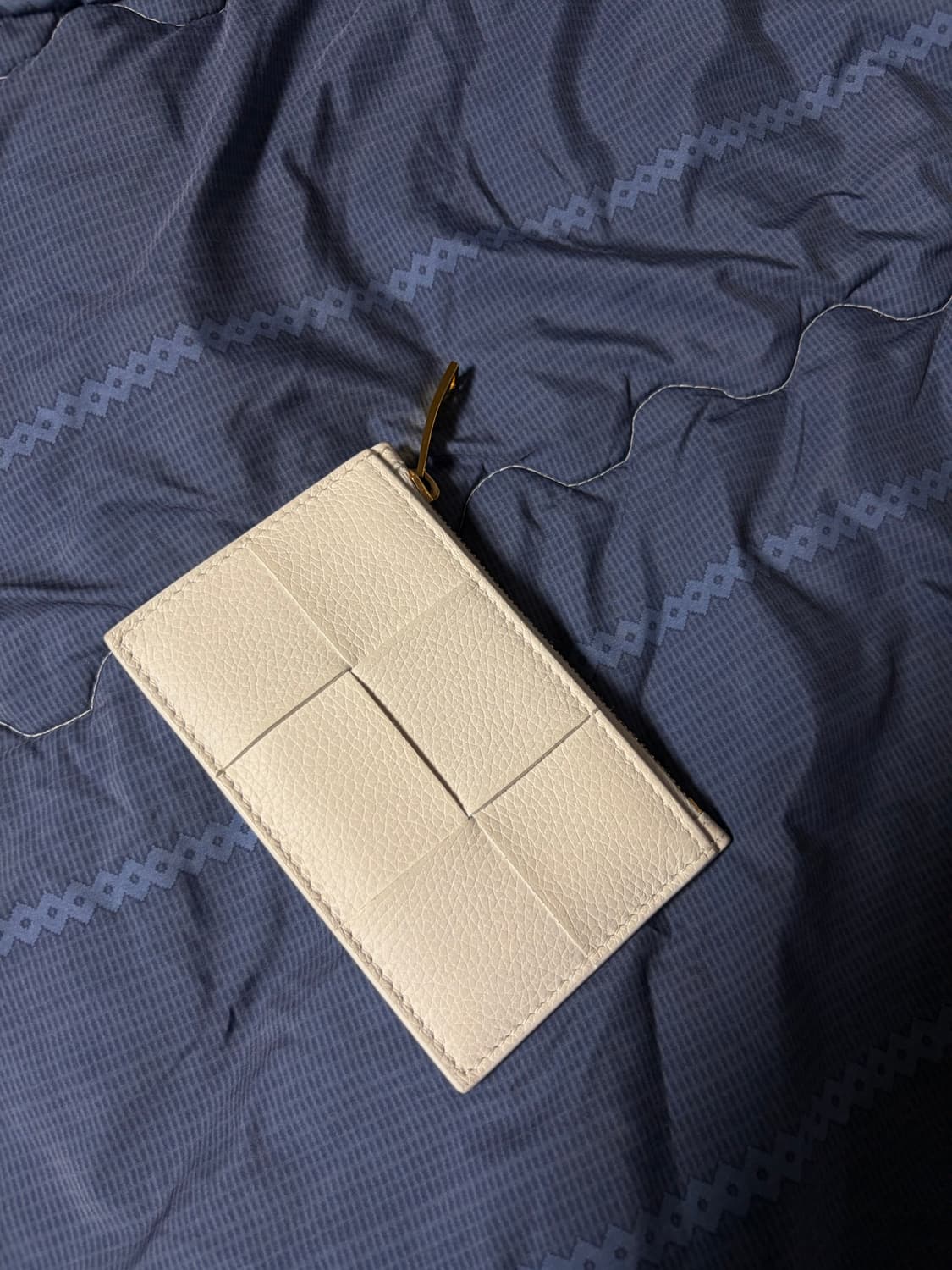 보테가베네타 화이트 지퍼 카드 케이스 상품이미지3