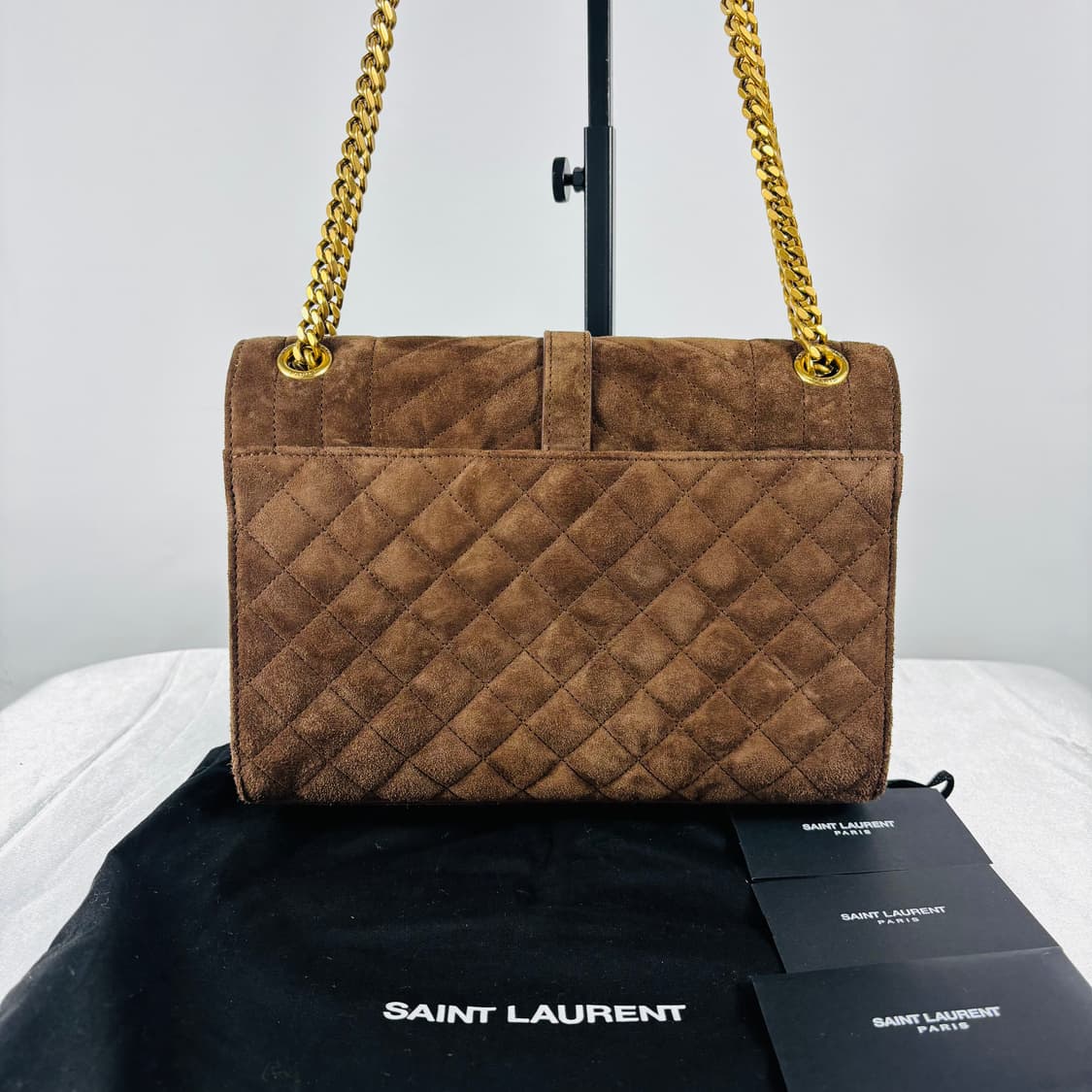 (새상품,정품)생로랑 엔벨로프 미디움 스웨이드 체인숄더백 상품이미지3