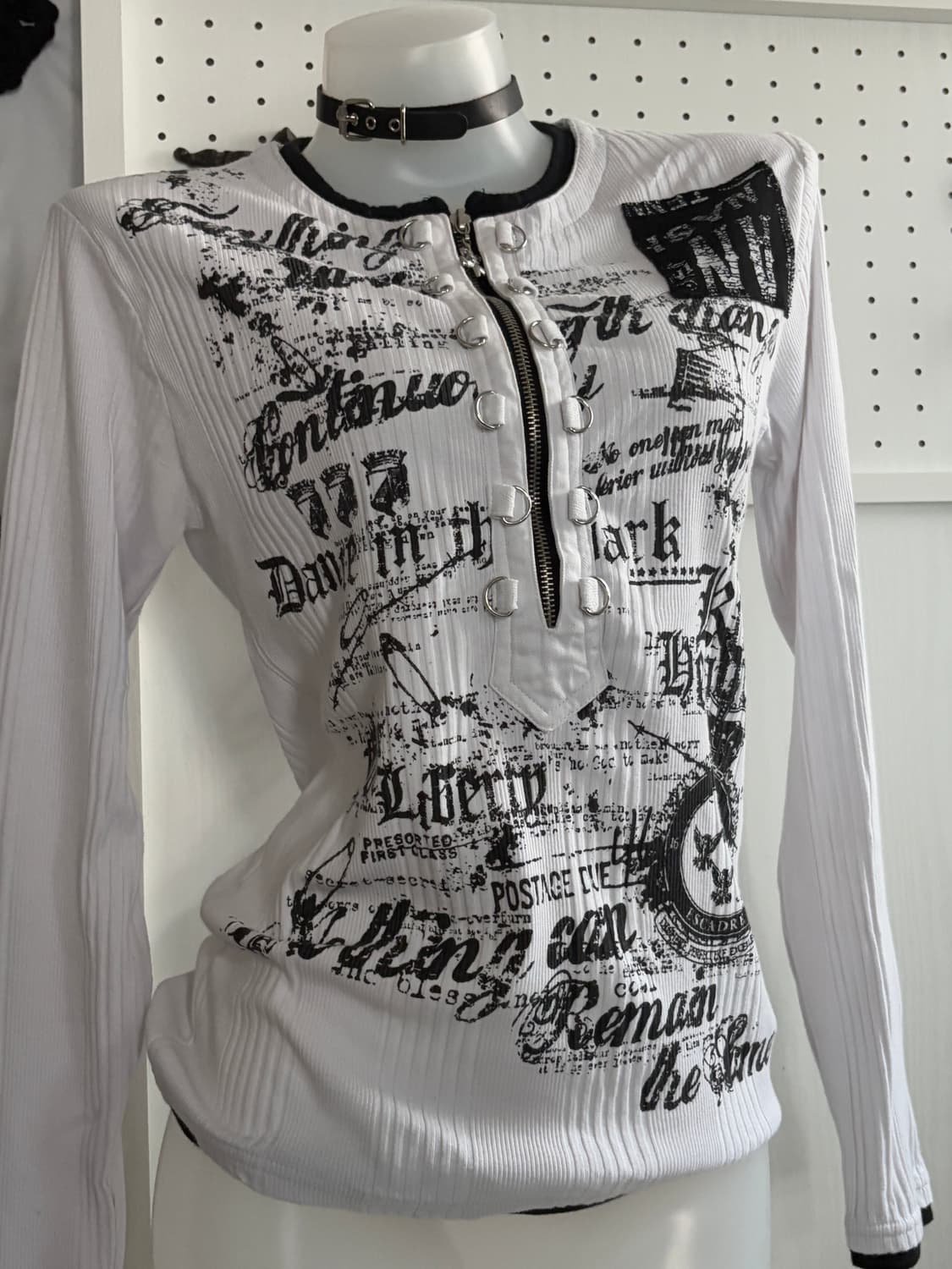• Funky Printed Detail Long Sleeve 상품이미지4