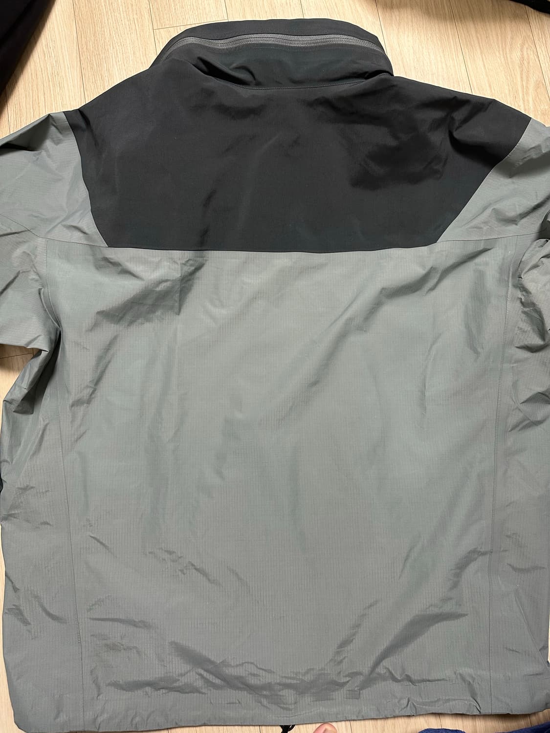 아크테릭스 고어텍스 바람막이 105 상품이미지6