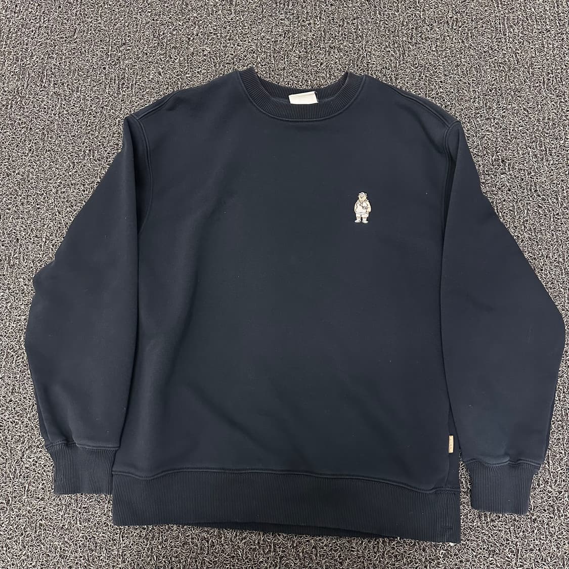 후아유 공용 곰돌이 자수 맨투맨 블랙 S 상품이미지1