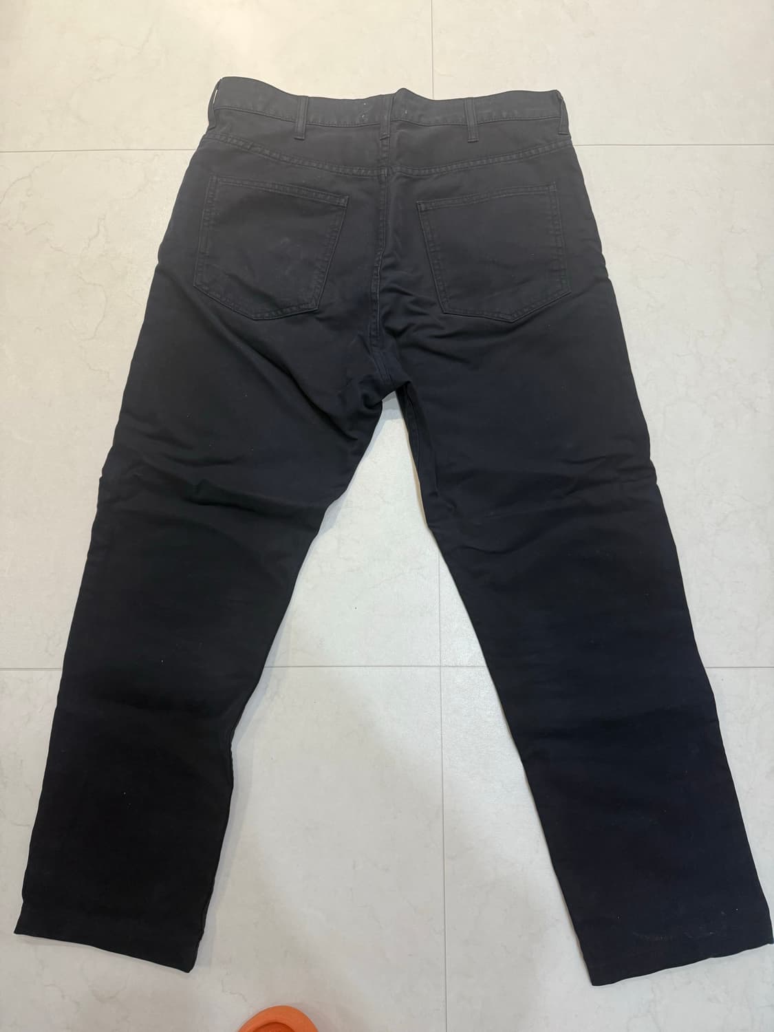 아크네 블랙 치노 팬츠 상품이미지2