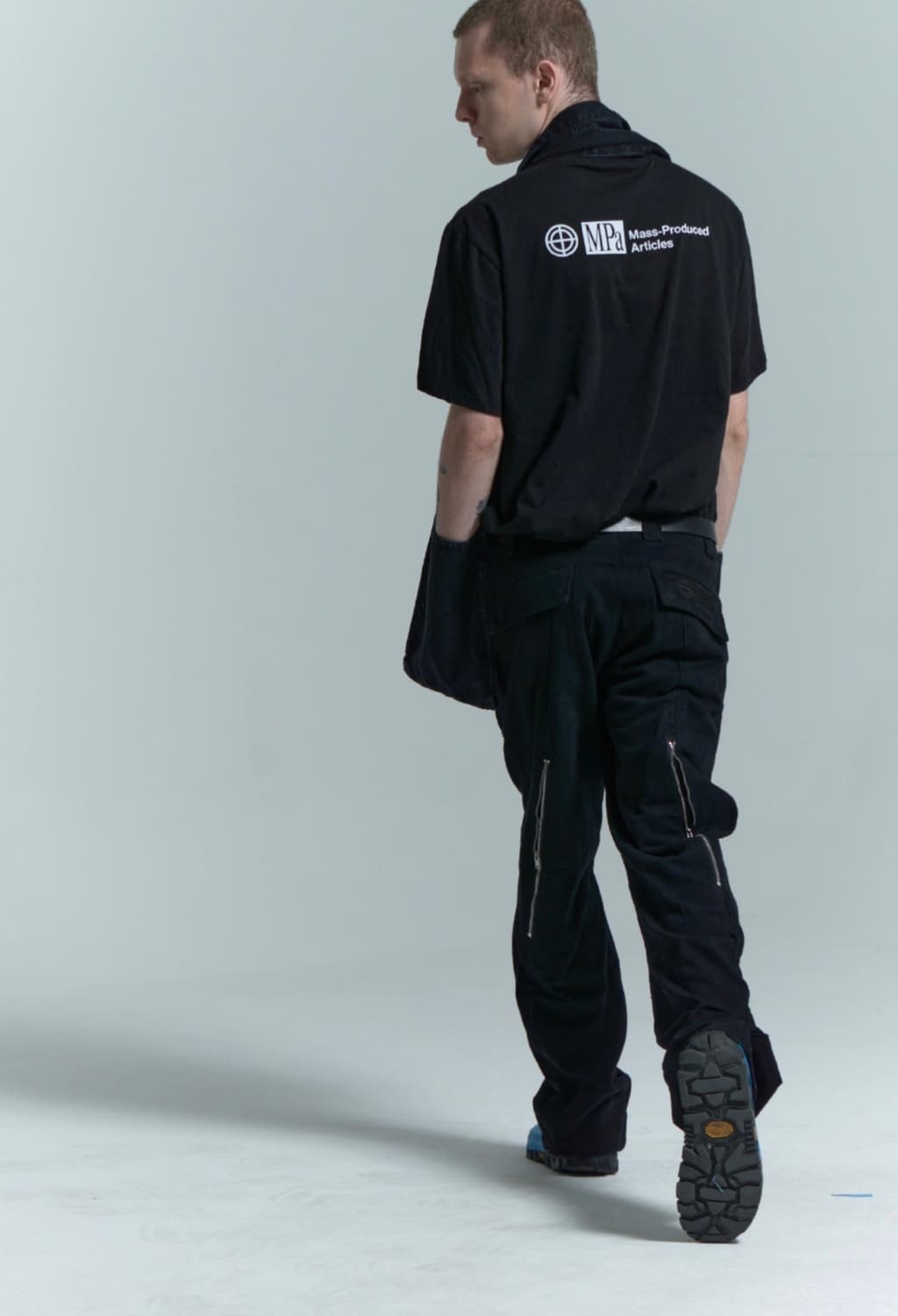 L[미착용보관오염있음)플라스틱프로덕트 MPa 웨이브 지퍼 팬츠 블랙 (보 상품이미지1