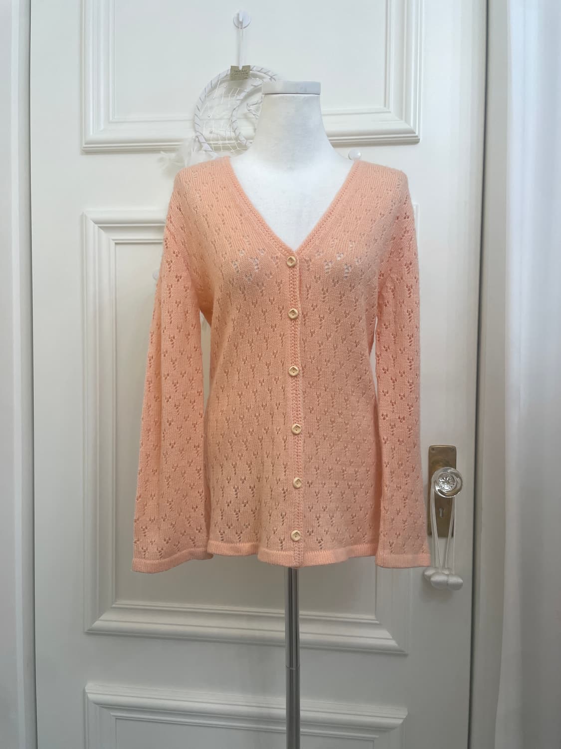 coral crochet basic v-neck cardigan 상품이미지1