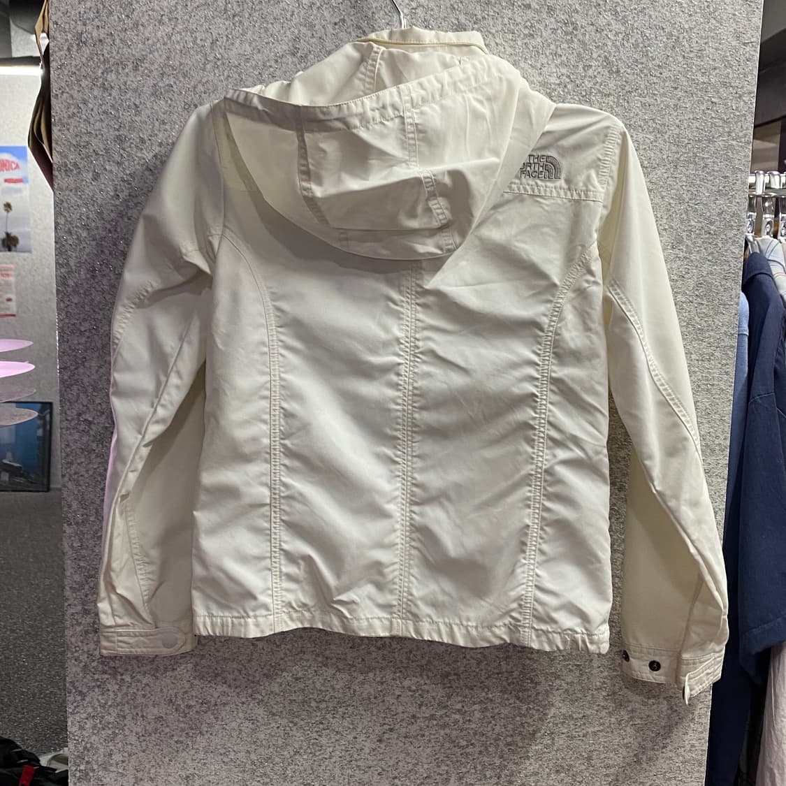 노스페이스 화이트 투포켓 후디 바람막이 B4179 상품이미지4