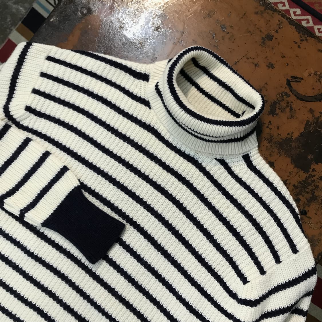 제이크루 네이비 단가라 코튼 터틀넥 니트 남성 110 사이즈 상품이미지3