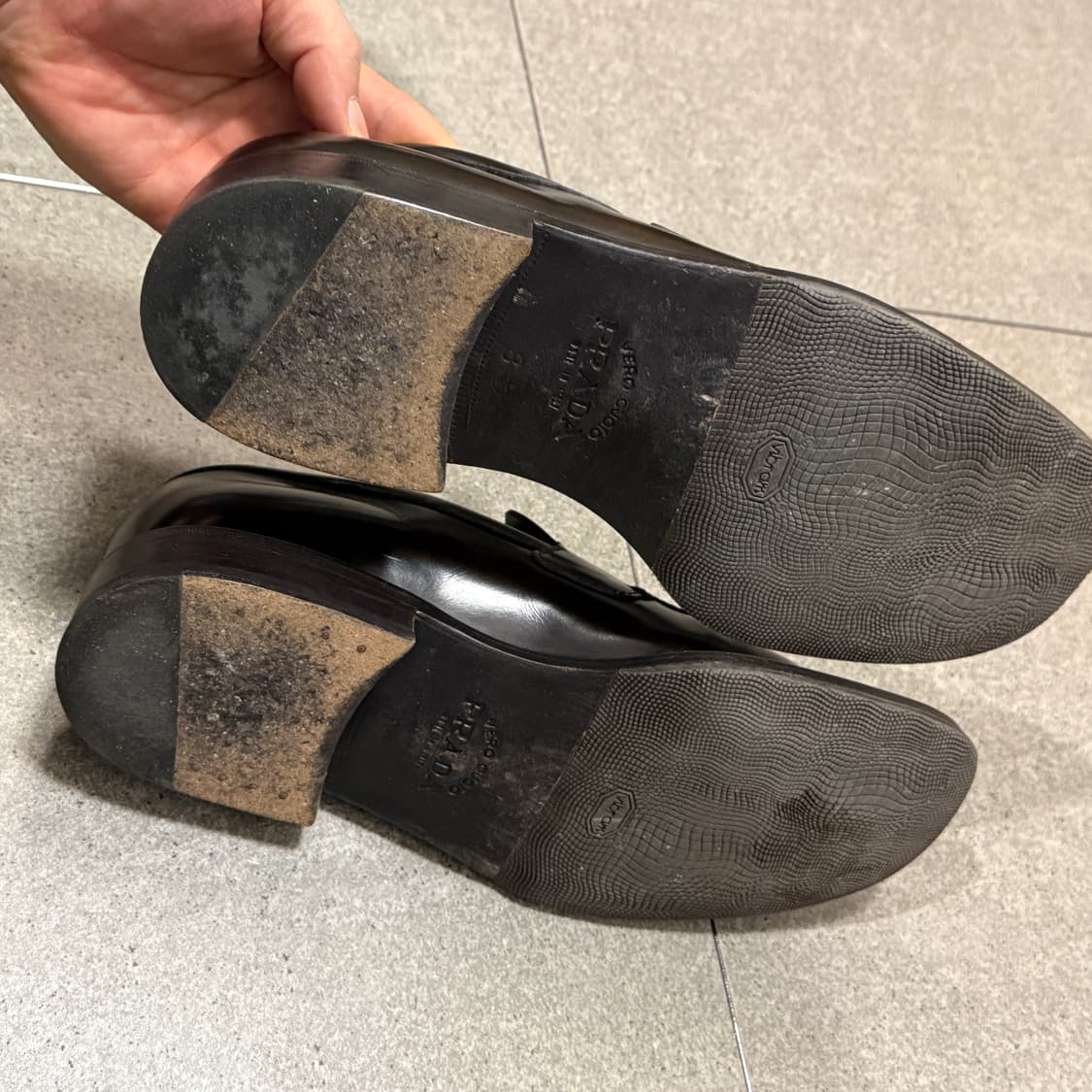 프라다 스퀘어토 다크브라운 로퍼 8 1/2 상품이미지9