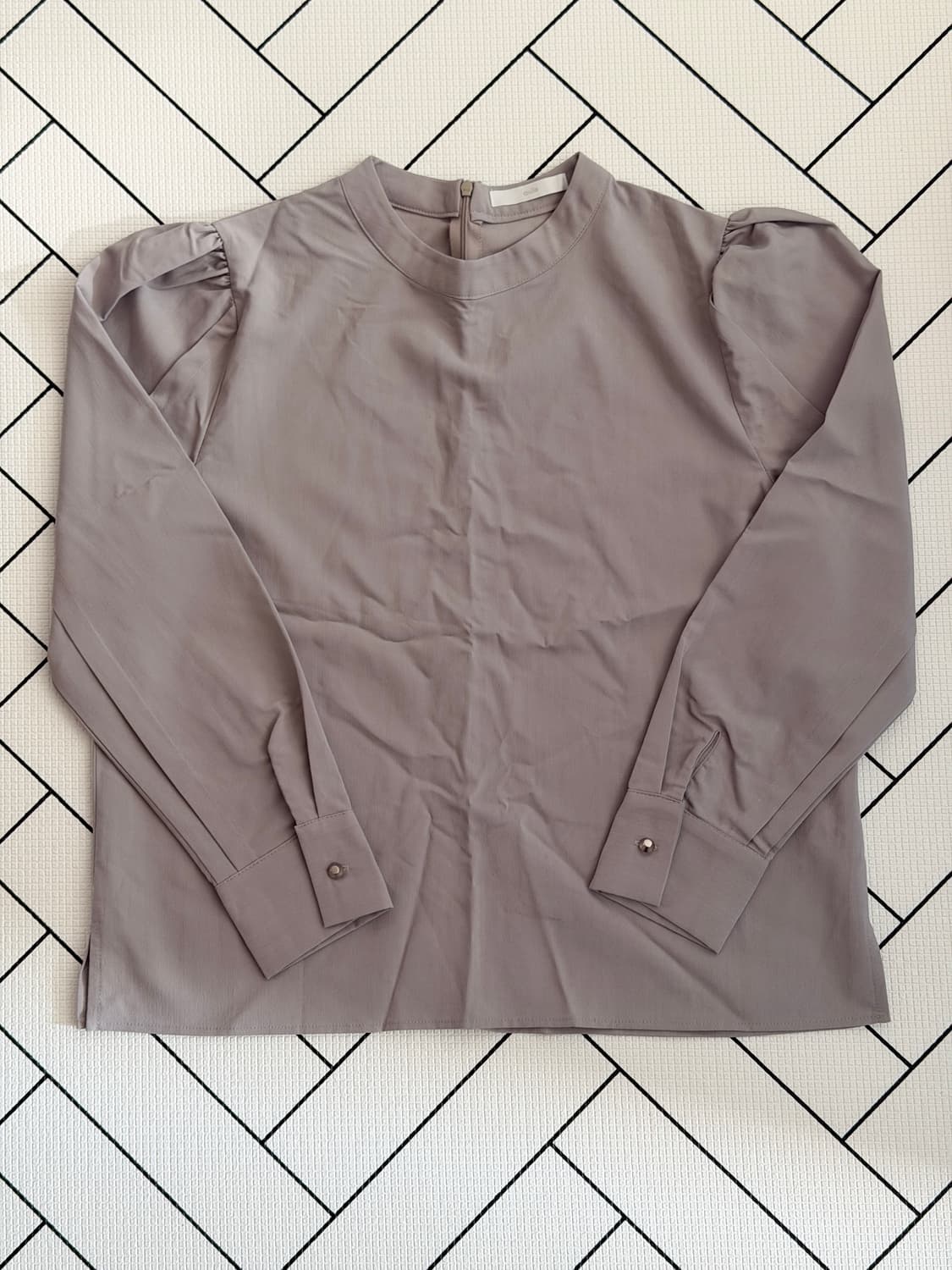 우이 ouie 423 퍼프 슬리브 블라우스 베이지 상품이미지4