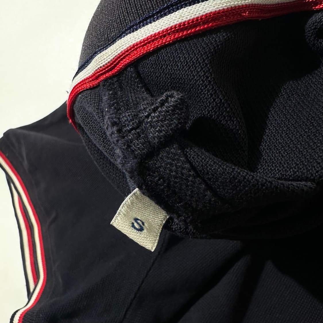 몽클레어 로고 와펜 폴로 피케 카라 반팔 티셔츠 상품이미지6