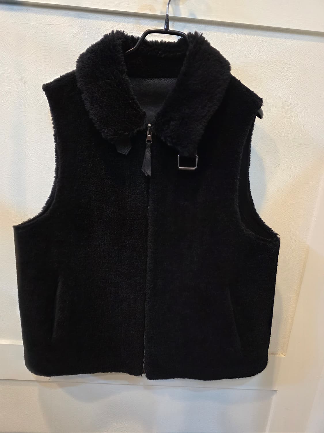 조르쥬 레쉬 양모조끼 블랙 77 상품이미지1