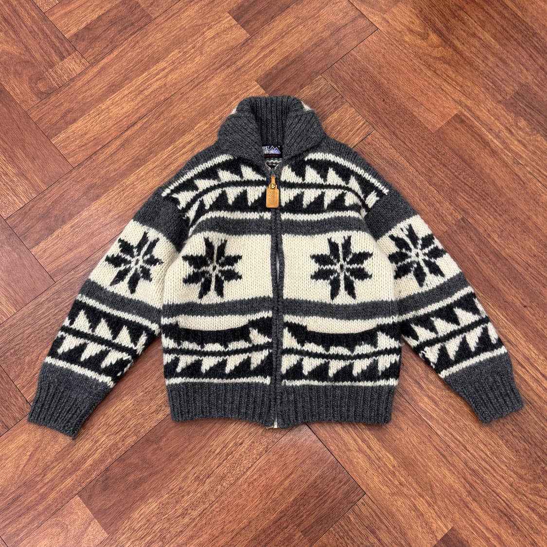 M 재팬 퍼스트다운 눈꽃 패턴 코위찬 해비 울 니트 집업  상품이미지3