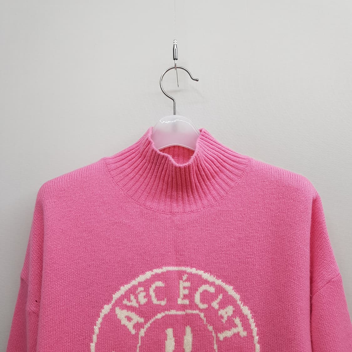 한섬 더스토어 2022 스마일 로고 터틀넥 니트 F사이즈 상품이미지2