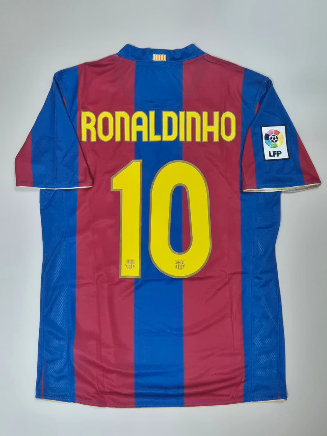 레트로)07-08시즌 바르샤 홈 호나우지뉴 유니폼 L사이즈 상품이미지1