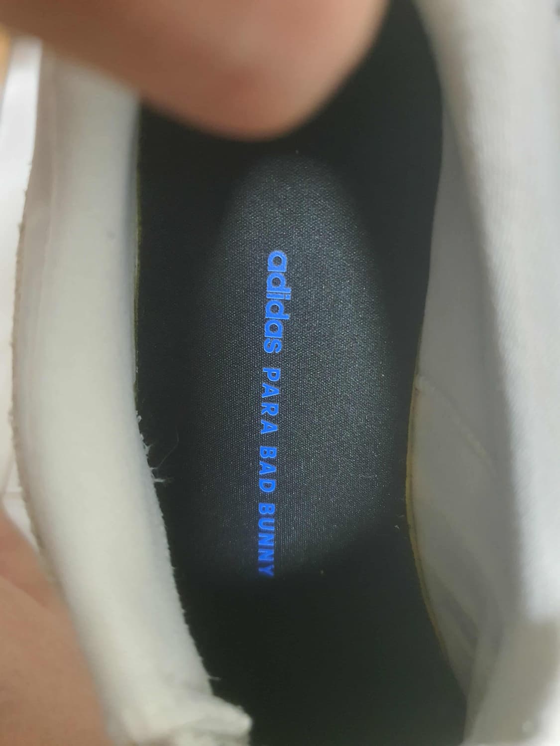 아디다스 x 배드 버니 발레리나 오프 화이트 코어 블랙 265 상품이미지6