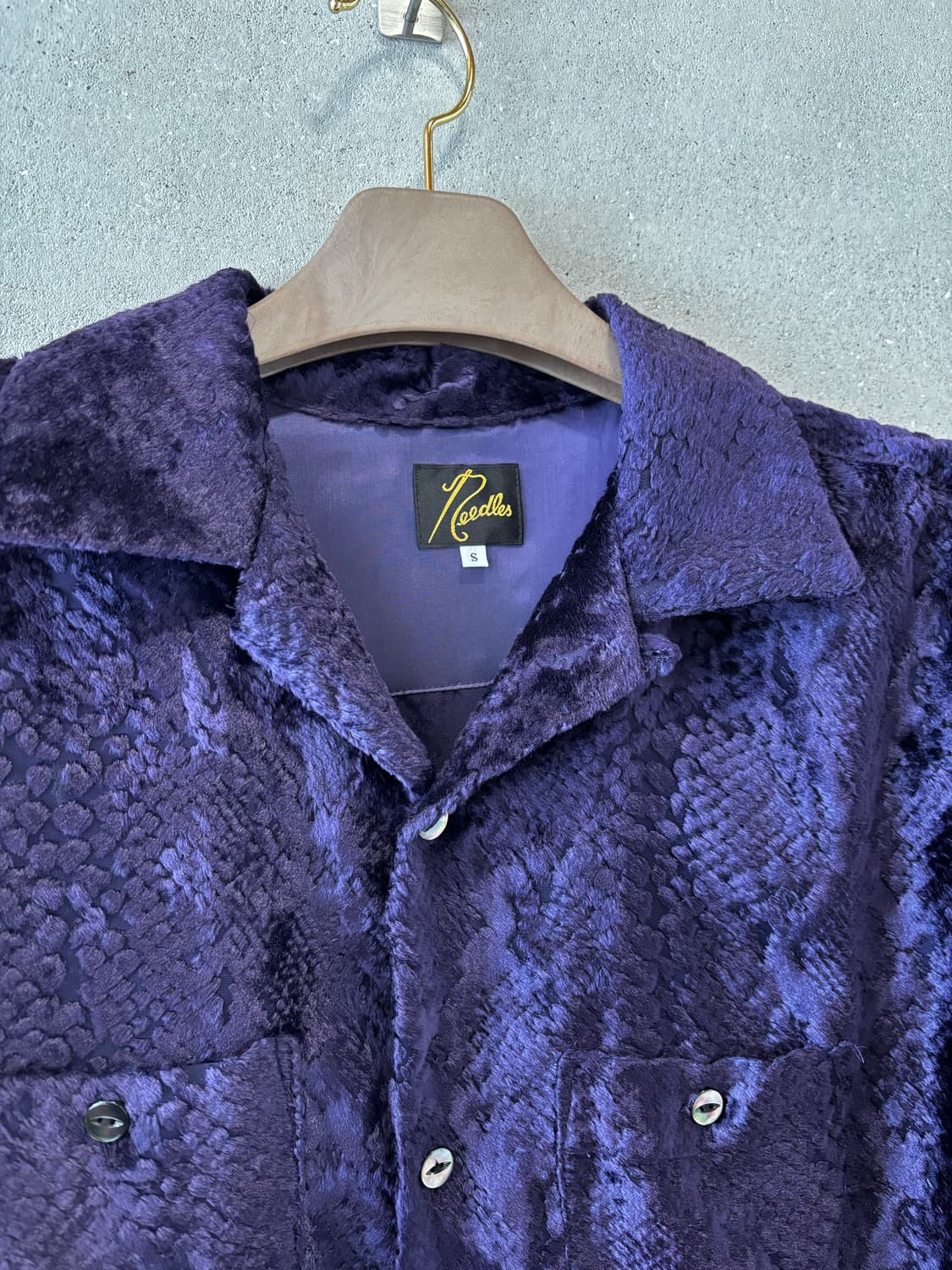 Needles C.O.B. 스네이크스킨 패턴 퍼플 원업 셔츠 상품이미지2