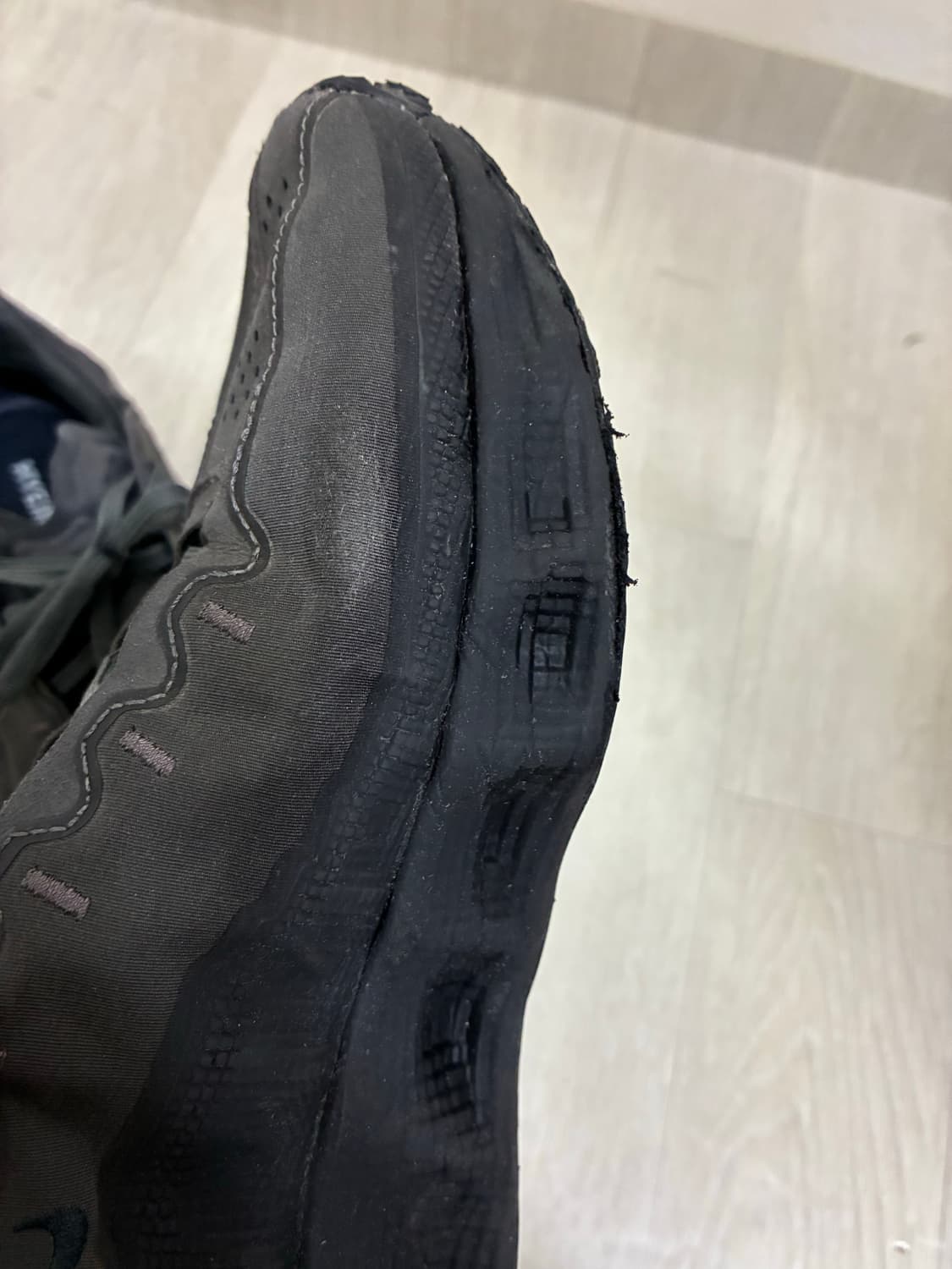 나이키X혜인서 아바 로버 상품이미지3