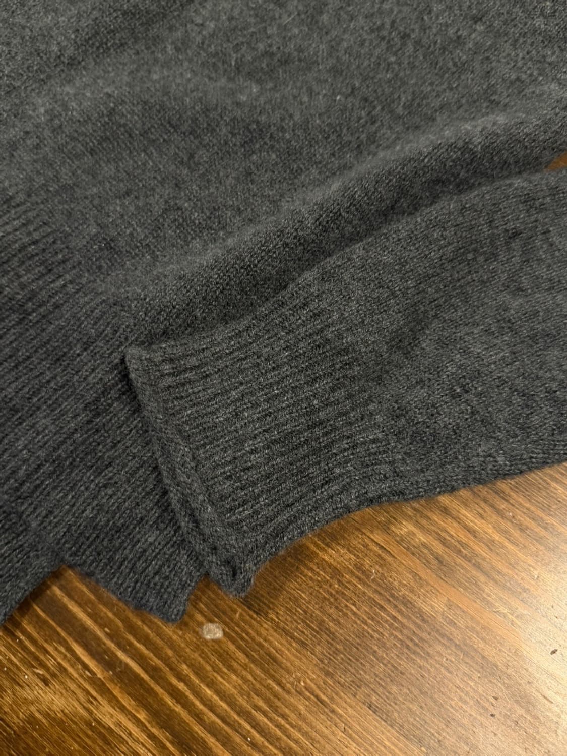 띠어리 캐시미어 터틀넥 니트 100 상품이미지10