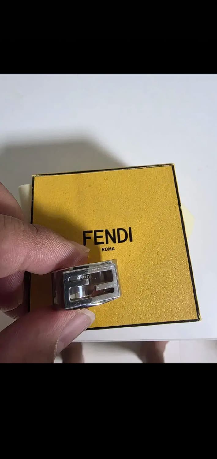 펜디 반지 팝니다. 상품이미지1