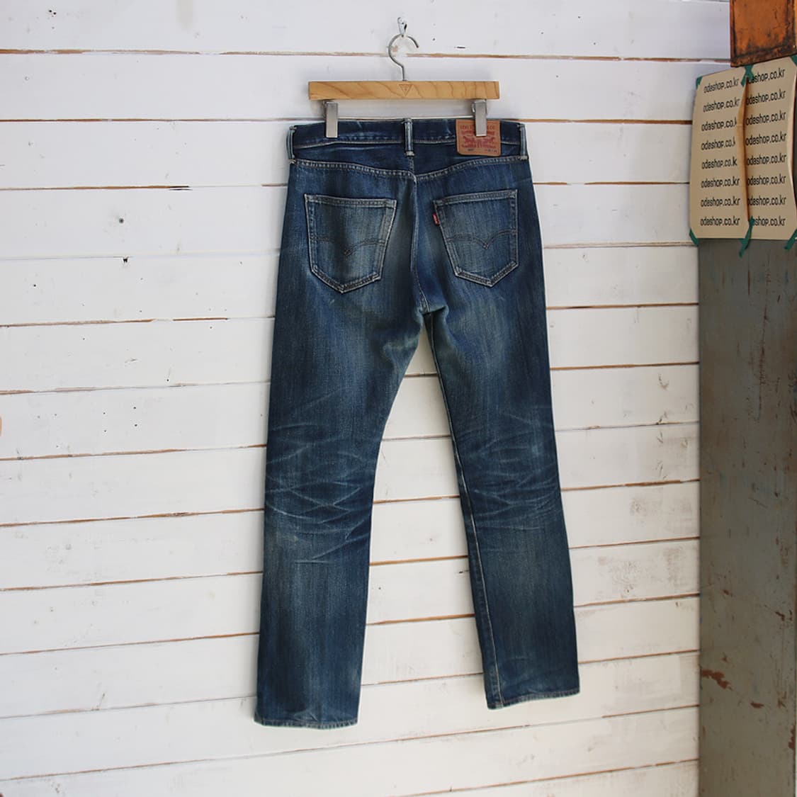 (착용컷) 리바이스 501 (남성용 32.5) 상품이미지2