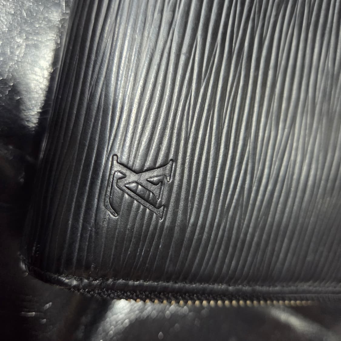 루이비통 에삐 지퍼 장지갑 상품이미지2