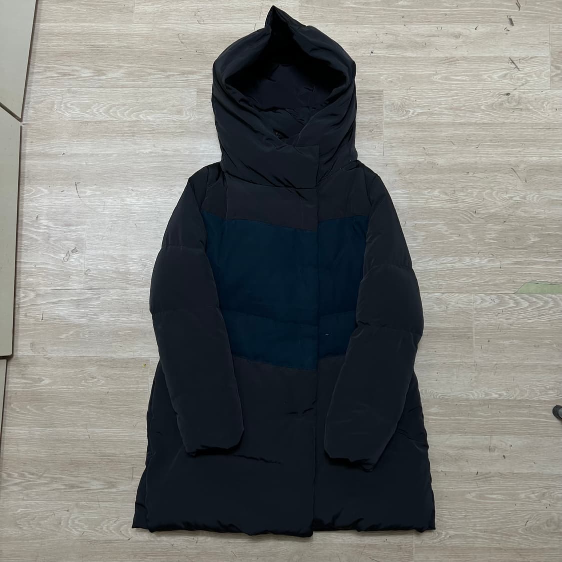 지고트 여성 구스다운 스웨이드 배색 롱패딩 [블랙] 88-90-160 상품이미지1