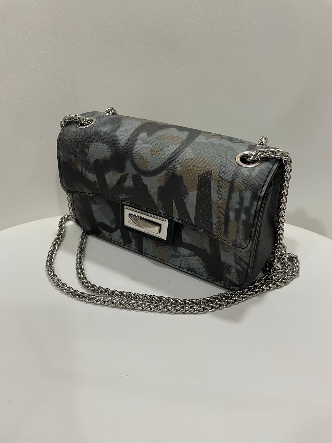 DKNY 뉴욕 그래피티 미니 체인 숄더백 상품이미지2