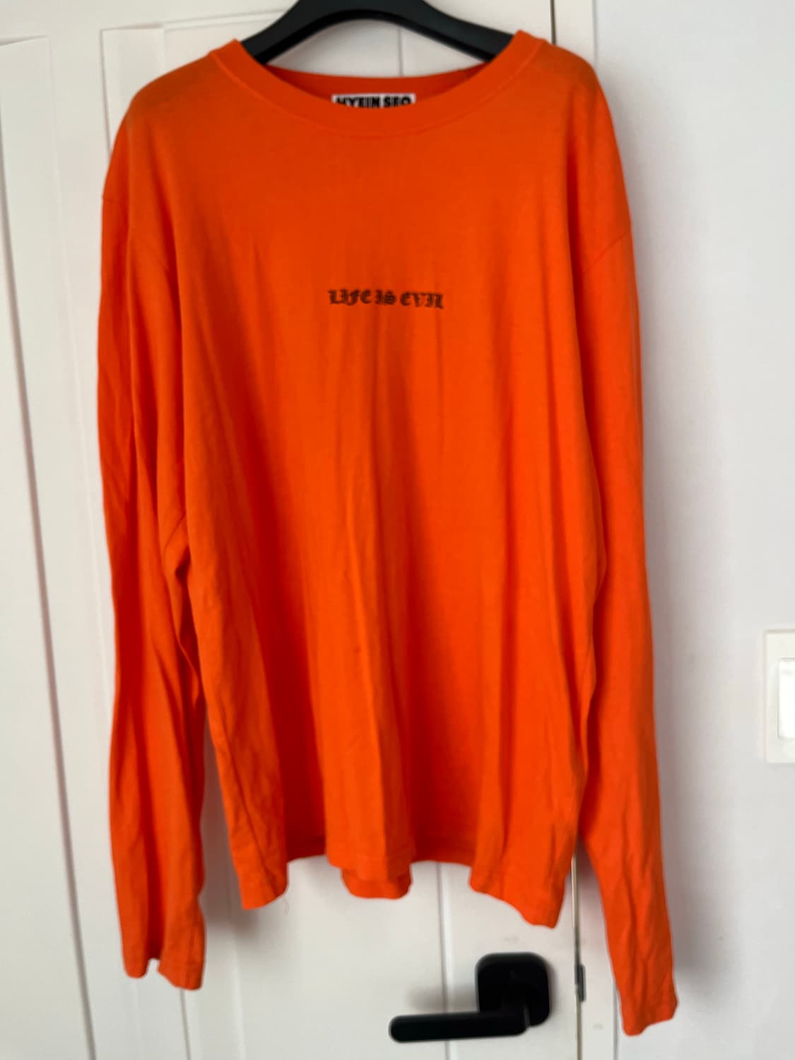 hyein seo 혜인서 오렌지 긴팔티 상품이미지1