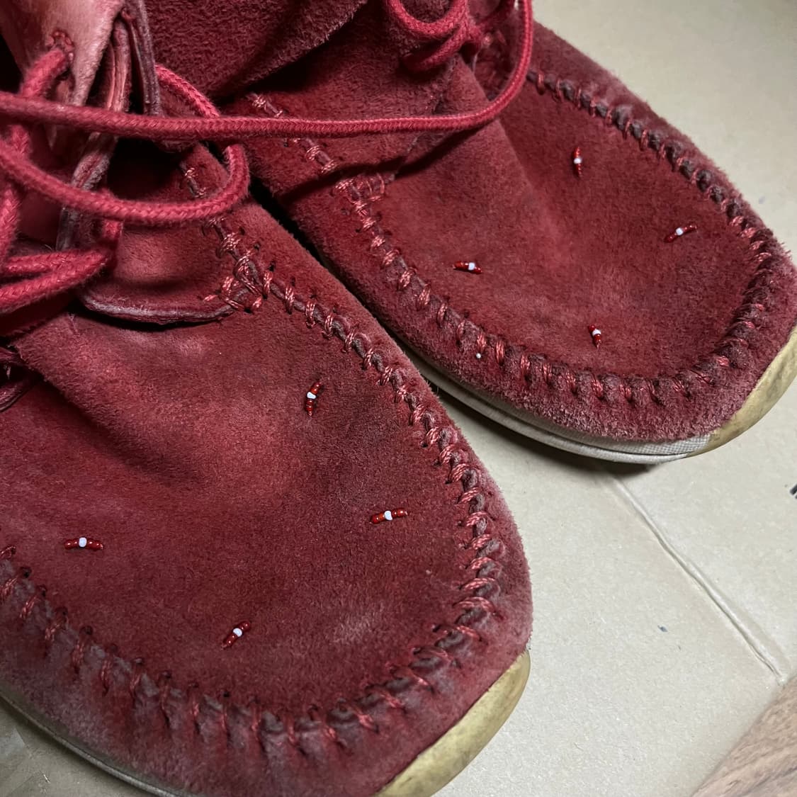 비즈빔 FBT Lhamo Folk Red suede 상품이미지3