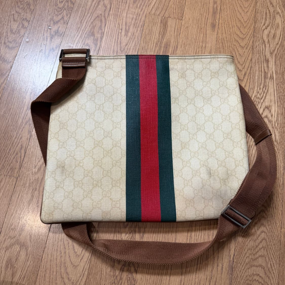 구찌 GG 스프림 캔버스 메신저 백 상품이미지7