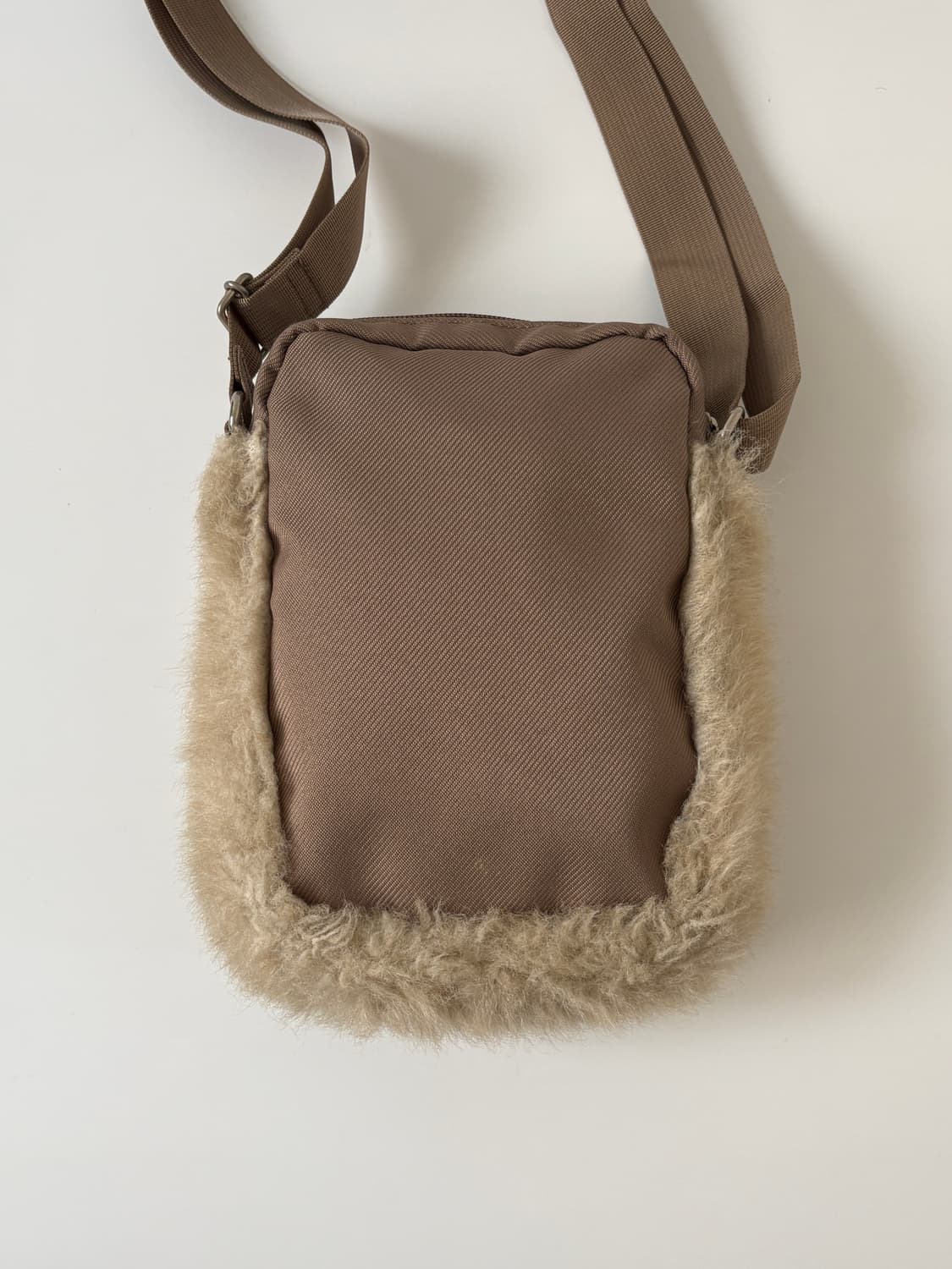 x BEAMS - Fur Shoulder Bag (Beige) 상품이미지3