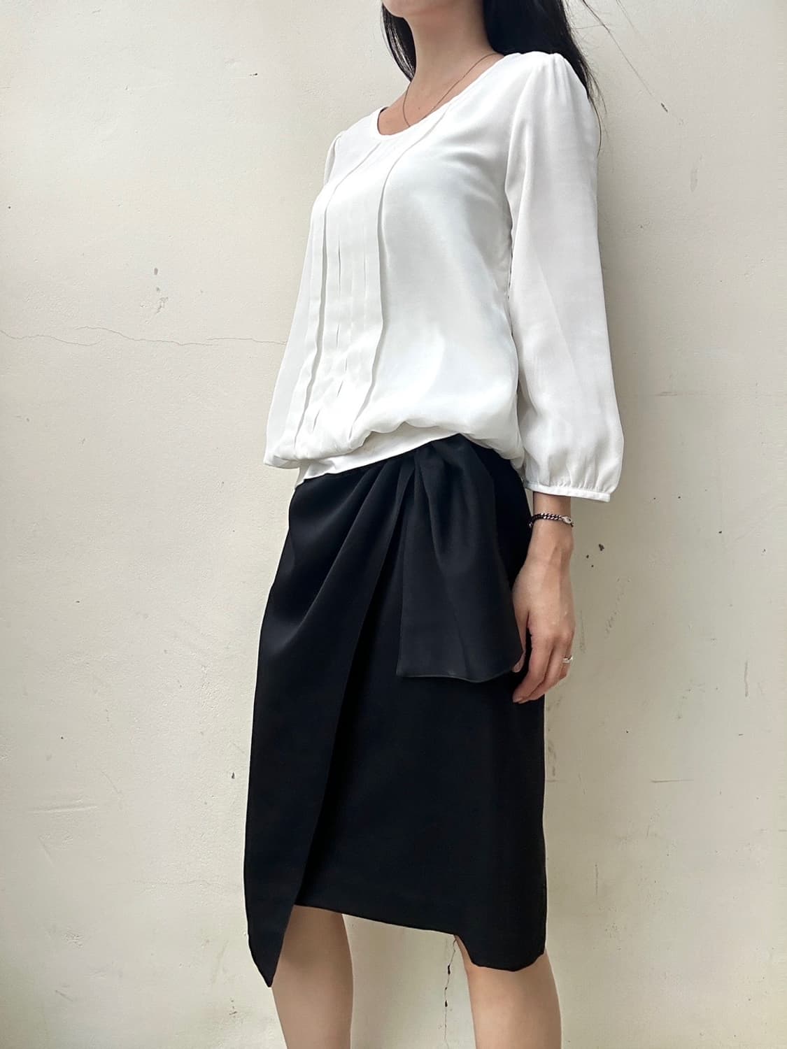 Pintuck sheer formal blouse / white 상품이미지3