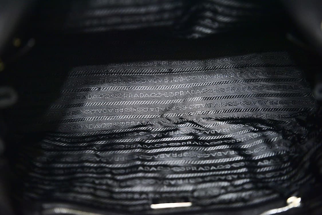 프라다 테수토 포코노 버클 바게트 숄더백 (정품) 상품이미지8