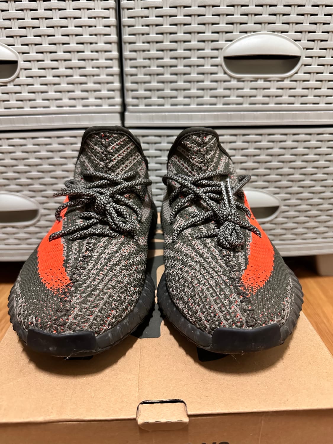 아디다스 이지 부스트 350 V2 카본벨루가 280 상품이미지4