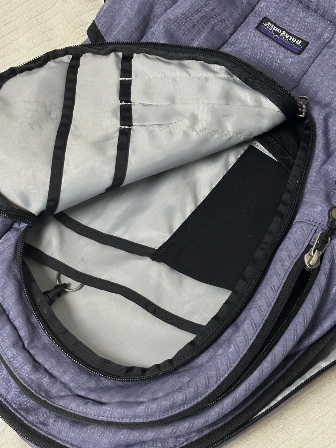 파타고니아 LIGHTWIRE 백팩 그레이 퍼플 상품이미지7