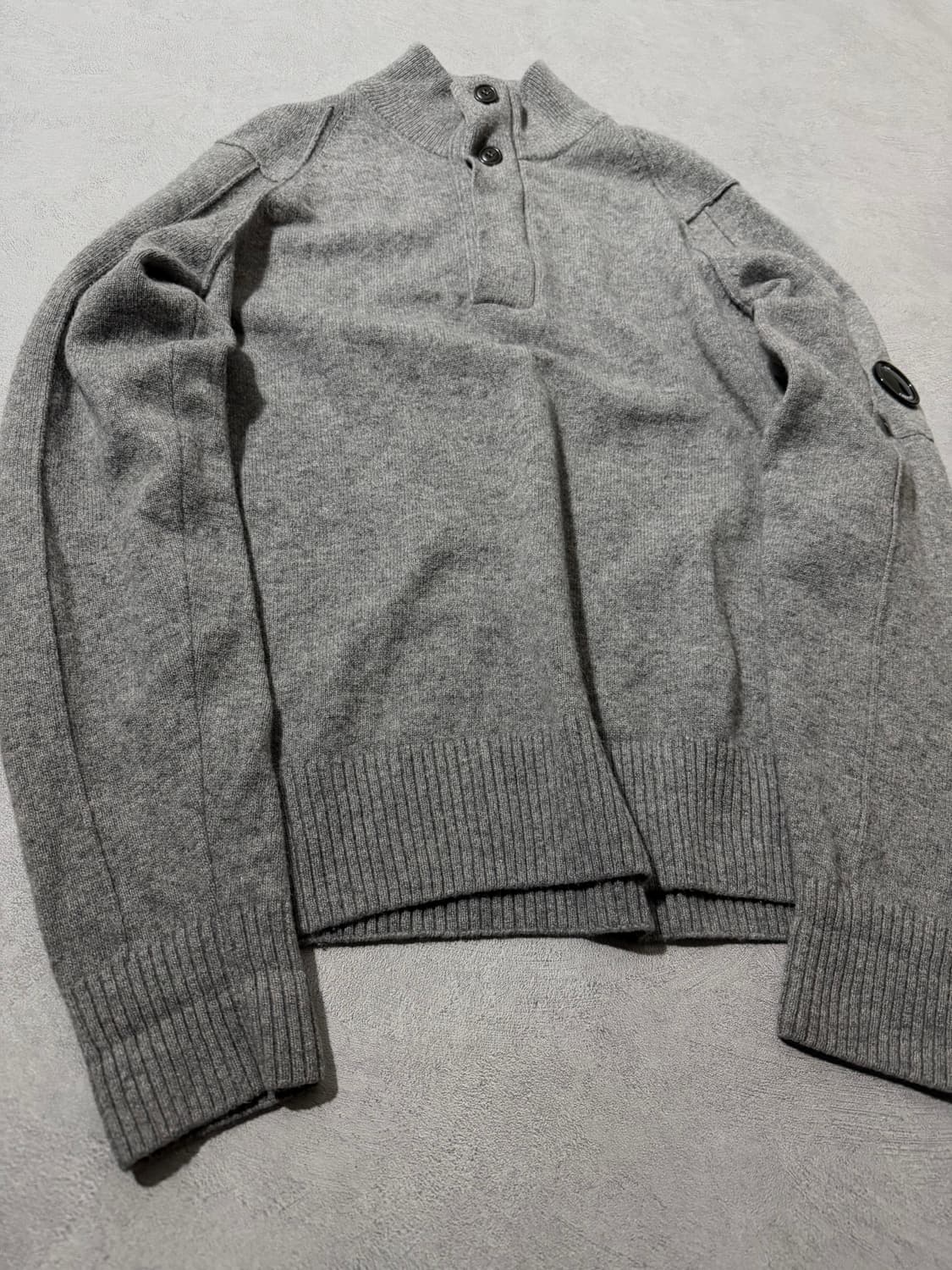 C.P 컴퍼니 렌즈패치 쿼터집업니트 상품이미지9