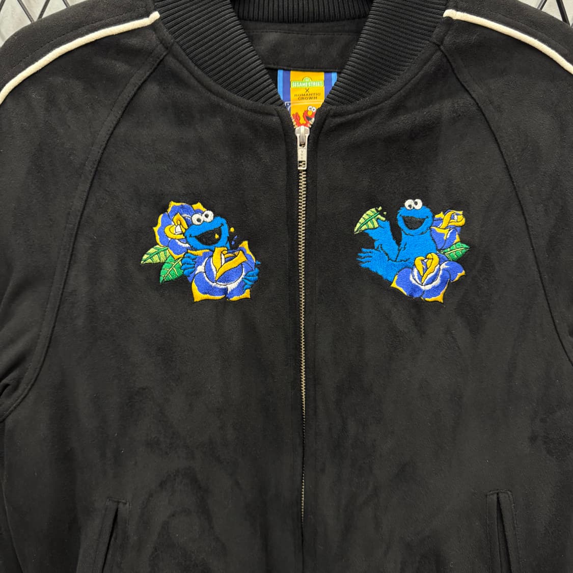 22F/W 세서미 스트리트 X 로맨틱 크라운 스웨이드 트랙자켓 블랙 상품이미지3