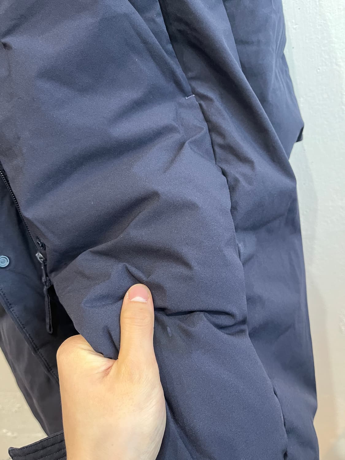 유니클로 하이브리드 롱패딩 네이비 우먼즈 L 상품이미지4