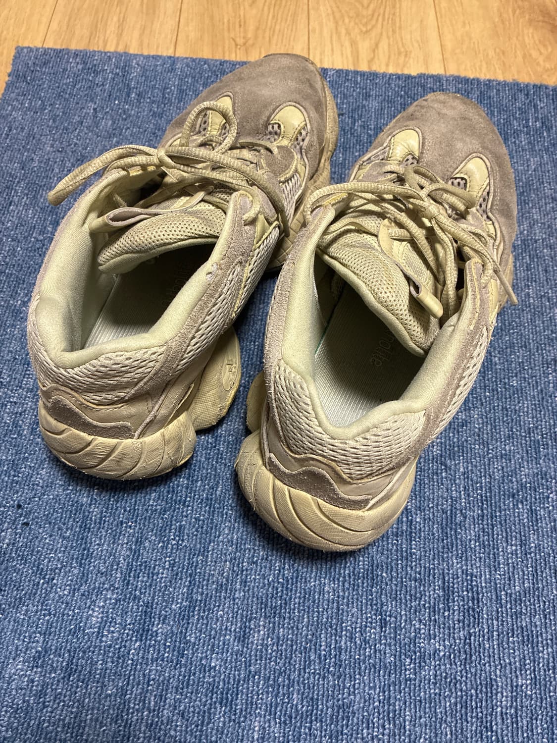 Yeezy 500 슈퍼문 상품이미지2