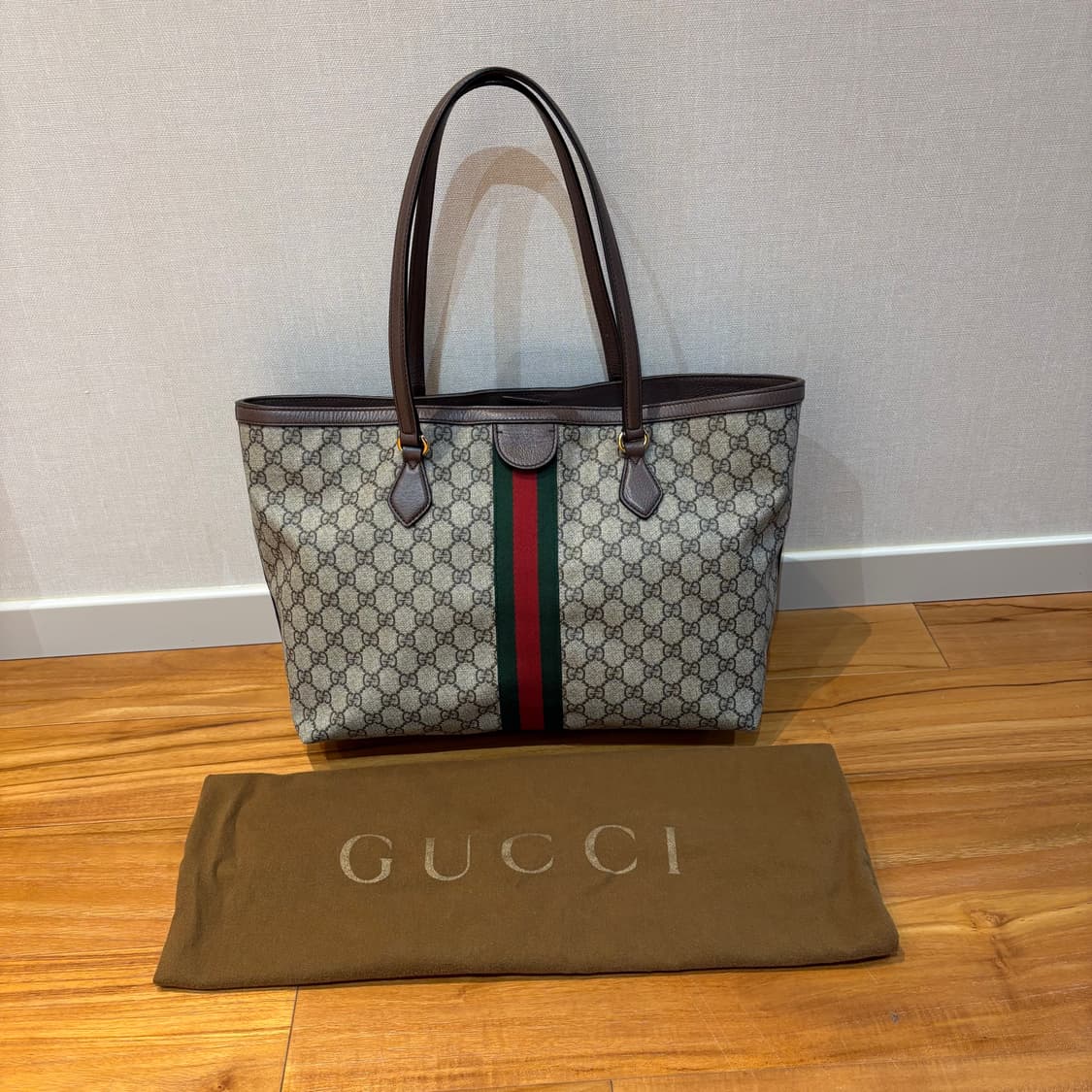 정품 구찌 GG 오디피아 쇼퍼백 미디움 상품이미지3