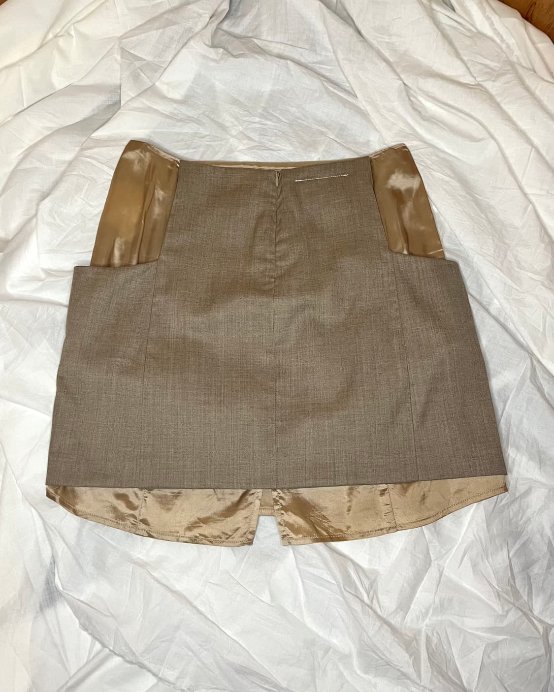 엠엠식스 메종 마르지엘라 베이지 울 사틴 라이닝 미니스커트 상품이미지2