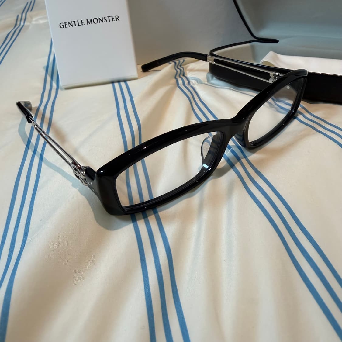 젠틀몬스터 에라 01 블랙 상품이미지3